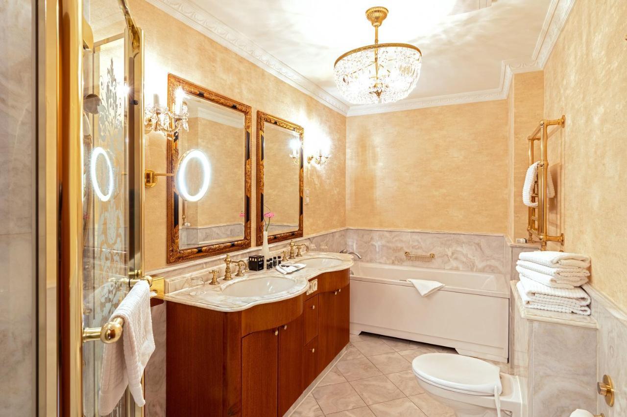 Seetelhotel Ahlbecker Hof ゼーバート・ヘリングスドルフ エクステリア 写真 Bathroom