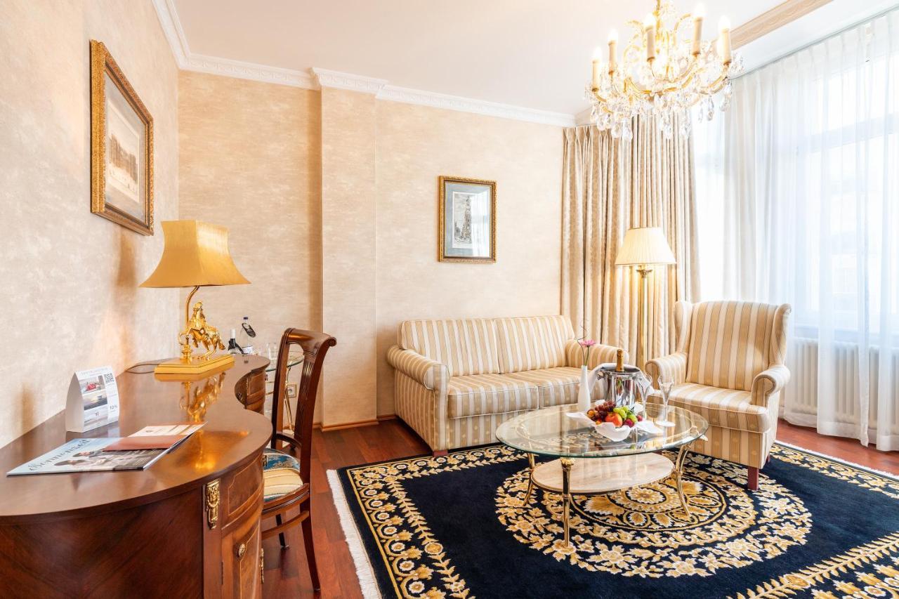 Seetelhotel Ahlbecker Hof ゼーバート・ヘリングスドルフ エクステリア 写真