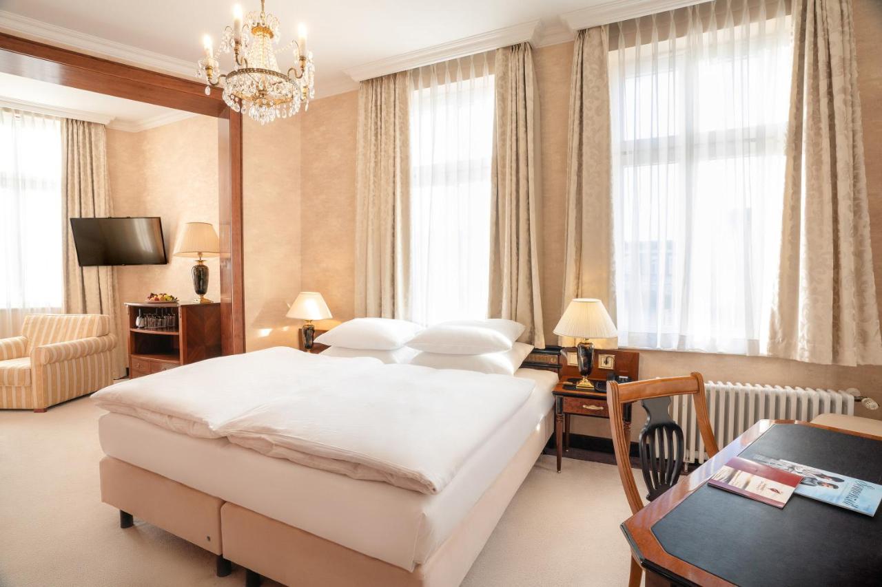 Seetelhotel Ahlbecker Hof ゼーバート・ヘリングスドルフ エクステリア 写真
