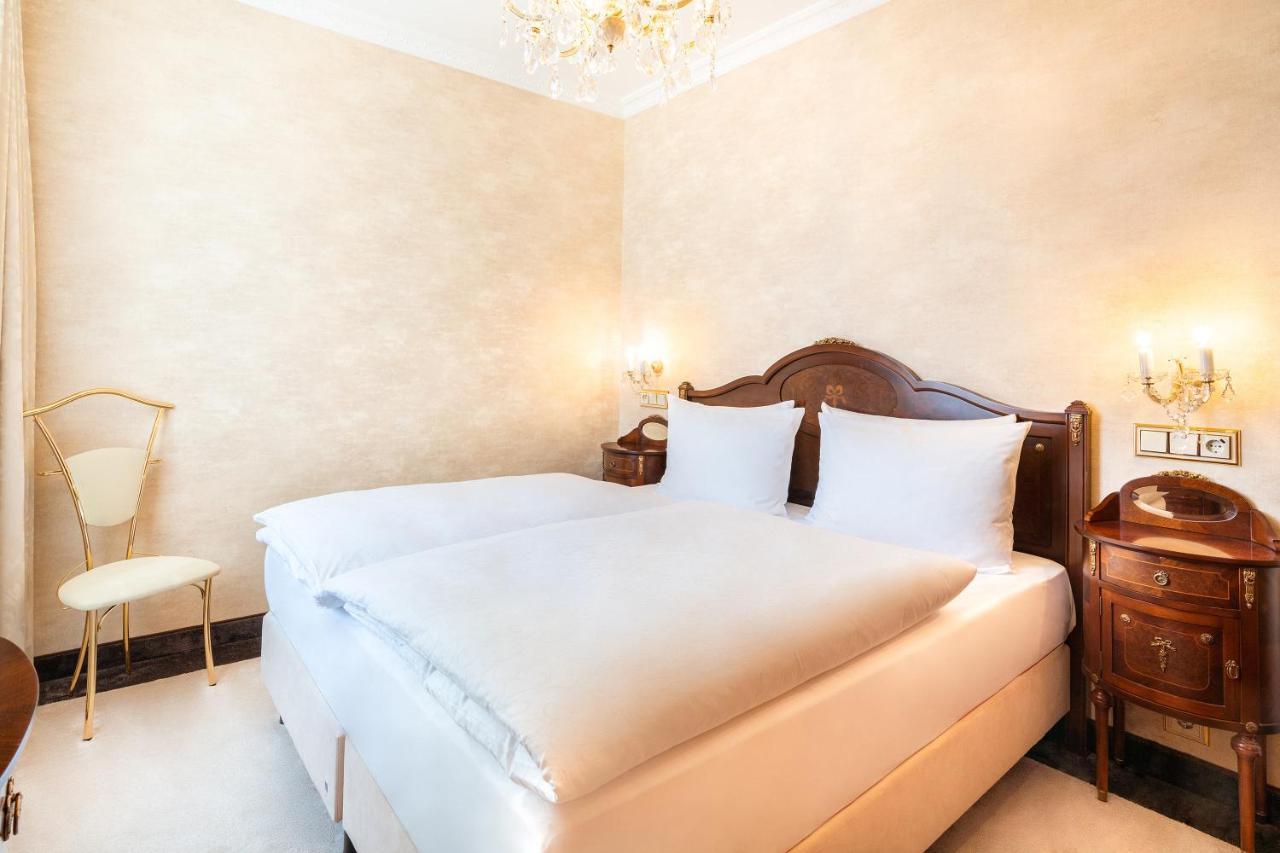 Seetelhotel Ahlbecker Hof ゼーバート・ヘリングスドルフ エクステリア 写真 A room at the hotel