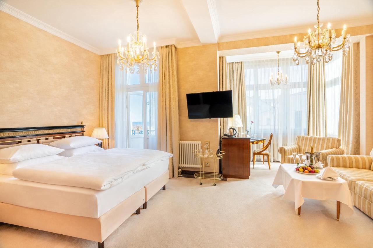 Seetelhotel Ahlbecker Hof ゼーバート・ヘリングスドルフ エクステリア 写真
