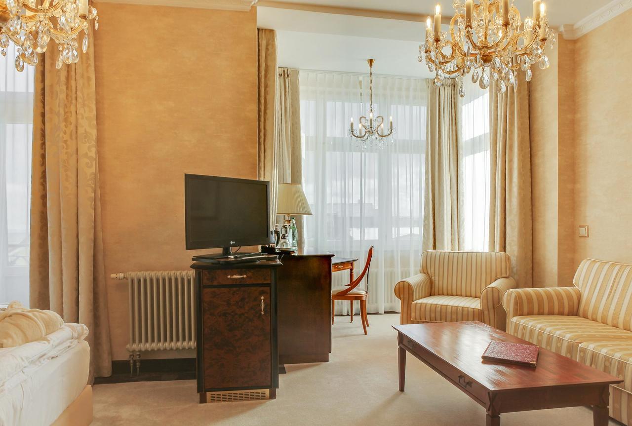 Seetelhotel Ahlbecker Hof ゼーバート・ヘリングスドルフ エクステリア 写真 A suite at the hotel