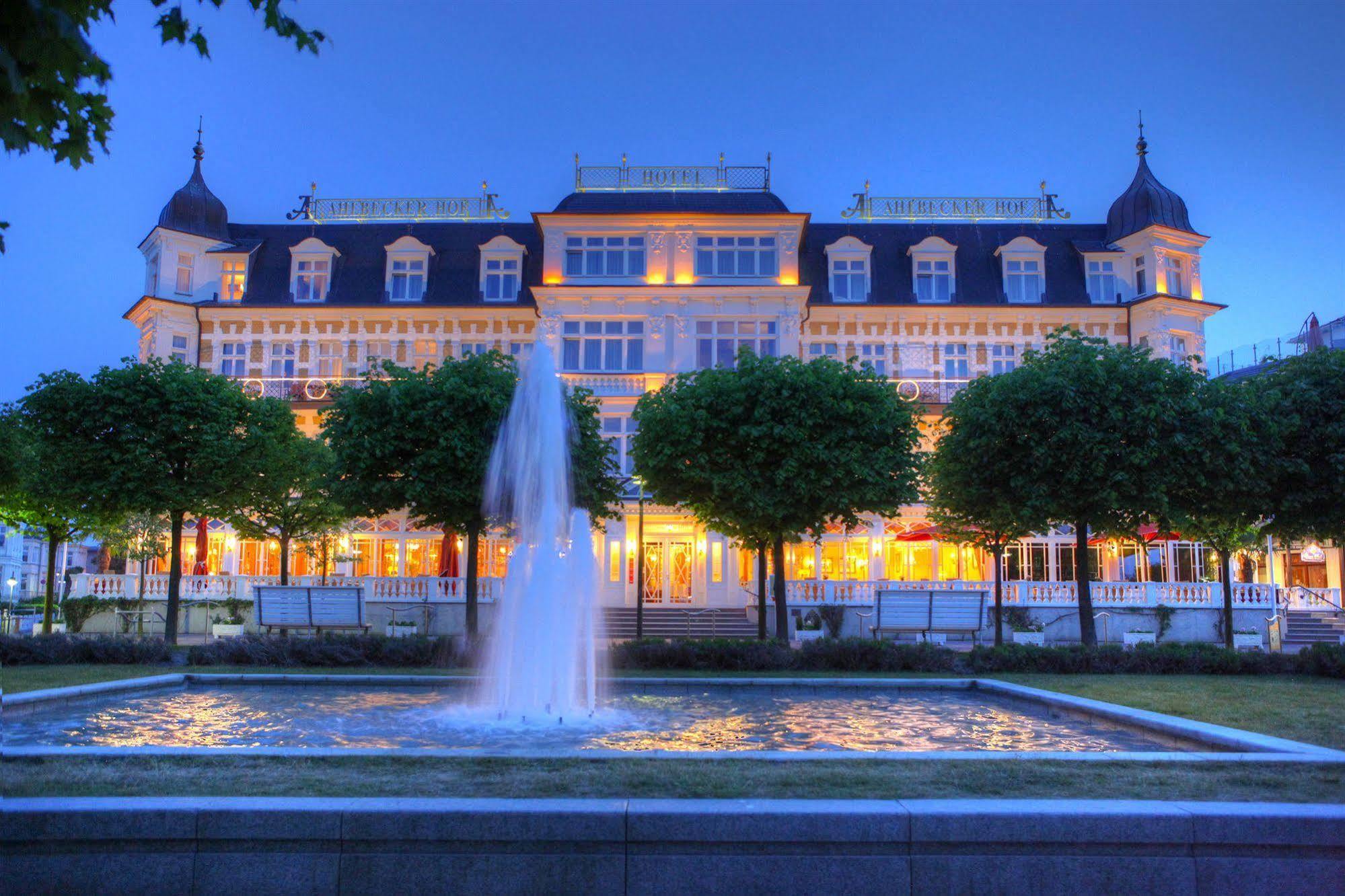 Seetelhotel Ahlbecker Hof ゼーバート・ヘリングスドルフ エクステリア 写真 Grand Hotel