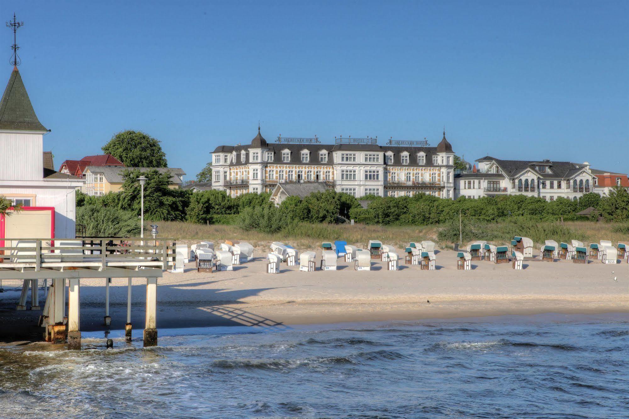 Seetelhotel Ahlbecker Hof ゼーバート・ヘリングスドルフ エクステリア 写真 The Baltic Sea at Binz